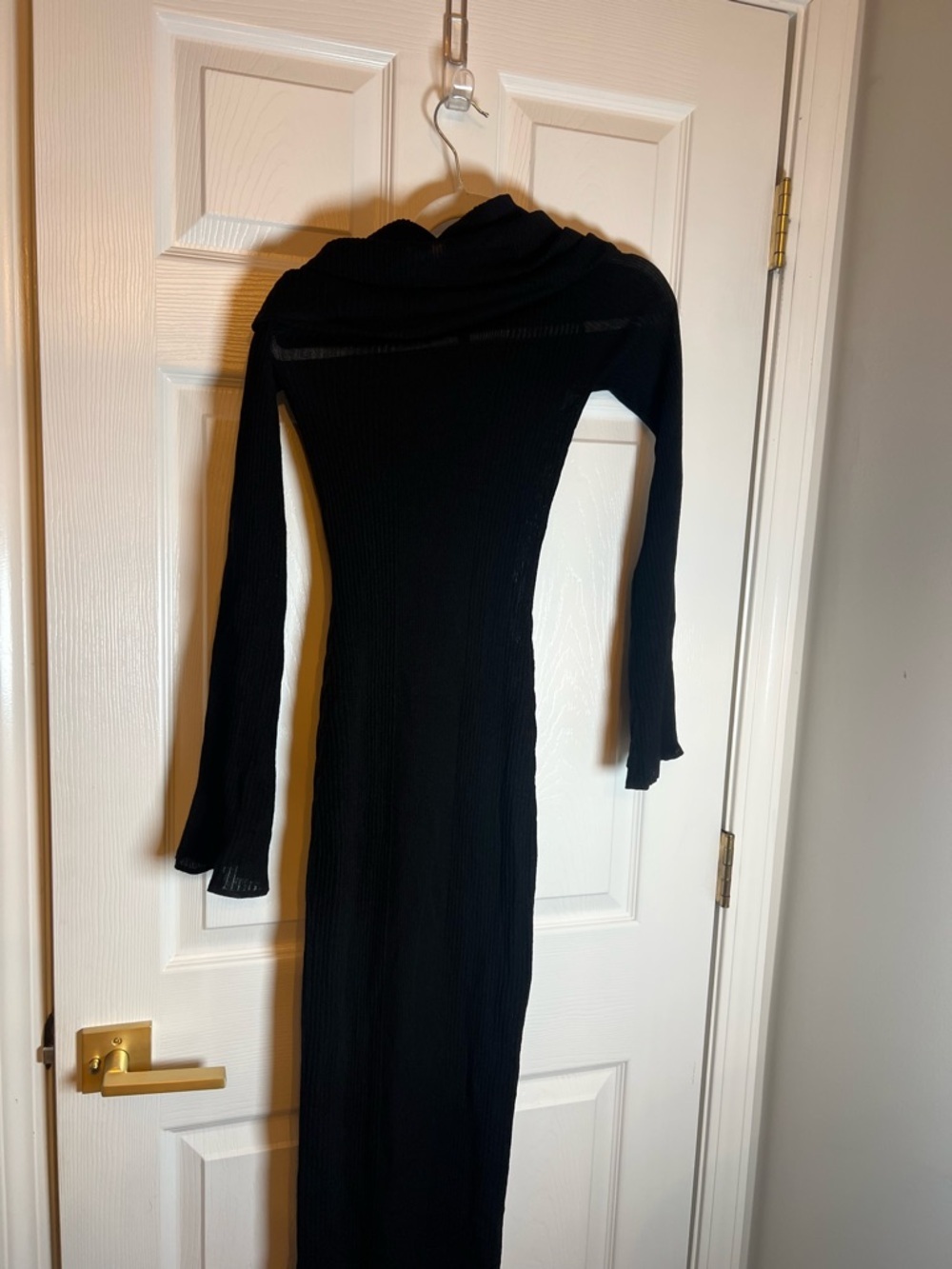 SEROYA Galleria Dress in Black - Picture 7 of 8